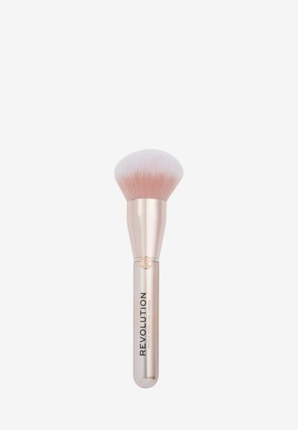 Кисти Revolution Create Ultimate Powder Brush Makeup Revolution, цвет ultimate powder r12