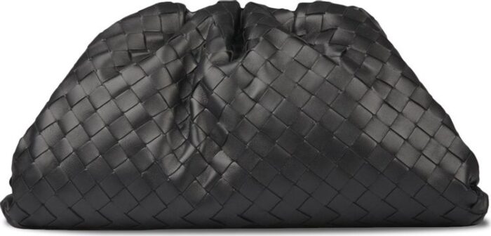 Сумка Bottega Veneta The Pouch Soft Oversize Clutch In Woven Leather Black/Silver, черный