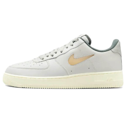 Кроссовки Nike Air Force 1 &apos;07 LX, серый/желтый