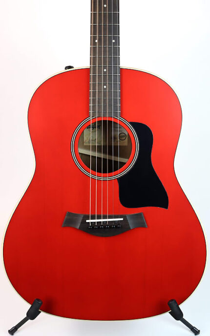 Taylor 214ce-BLK Deluxe Grand Auditorium Acoustic-Electric Sitka Spruce Top Ebony Board Black