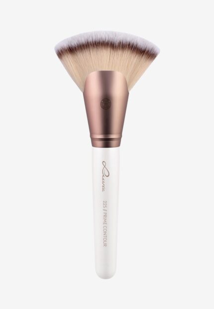 Кисти для макияжа Revolution Create Retractable Kabuki Brush Makeup Revolution