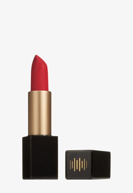 Губная помада Color Brilliance Limited Edition Cream Lipstick Code8, красный